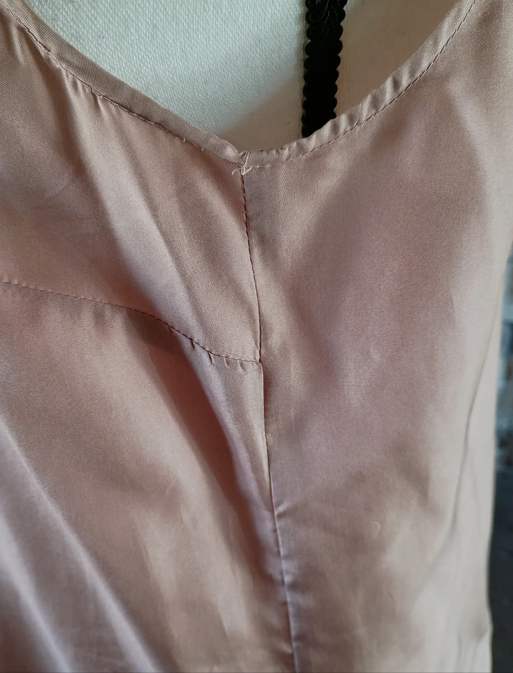 J. Crew 100% Silk Beige Tan Pink Mauve Ruffled Button Sleeveless Top Size 6 - Picture 3 of 16